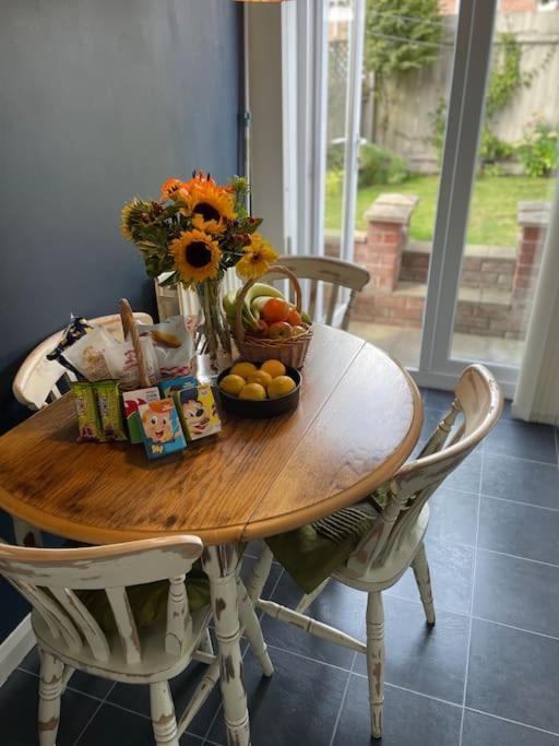 2 Bedroom House With Garden Manchester