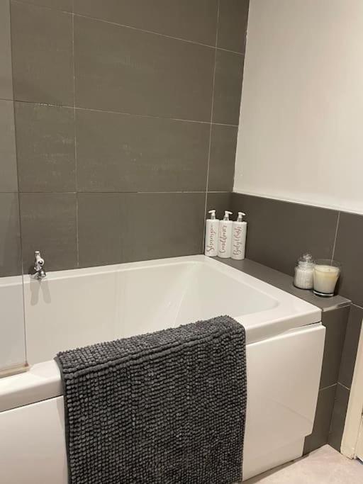 2 Bedroom House With Garden