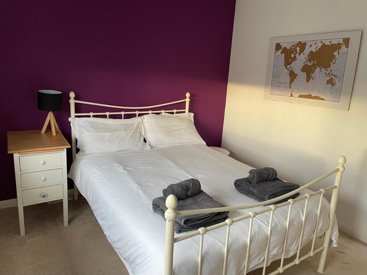 2 Bedroom House With Garden Holiday home