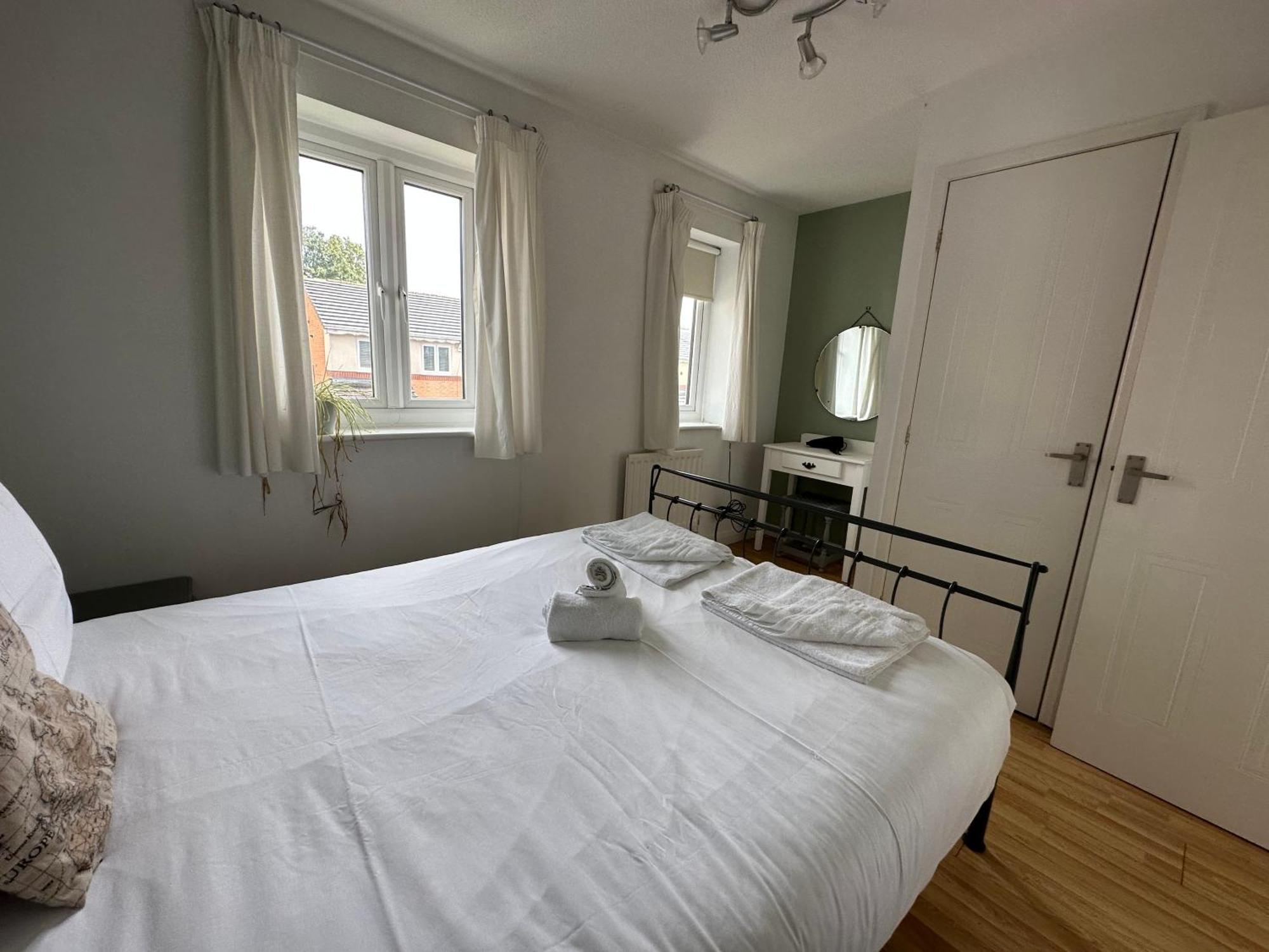2 Bedroom House With Garden Manchester